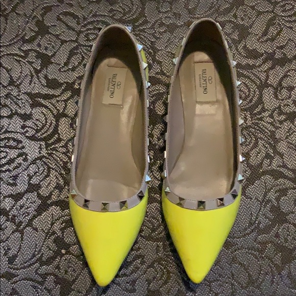 Valentino Shoes - Firm price Authentic Valentino Rockstud flats